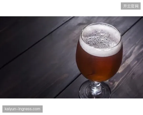 捷克队或在部分高温场次增加控球，以技术手段管理球员体能消耗。